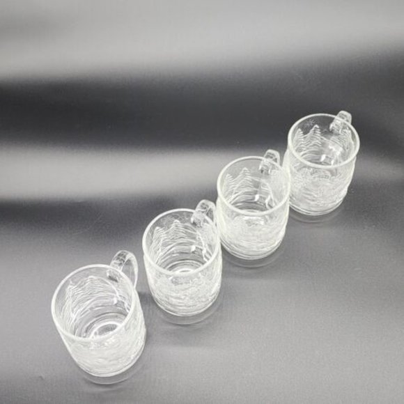 Set of 4 Vintage Luminarc Glass Mugs Christmas One Horse Open Sleigh - Picture 2 of 8